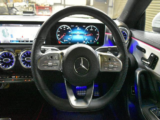 MERCEDES BENZ CLA Shooting Brake