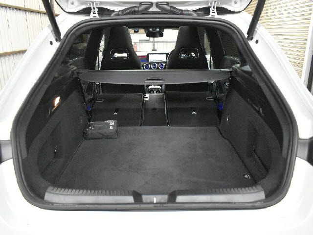 MERCEDES BENZ CLA Shooting Brake