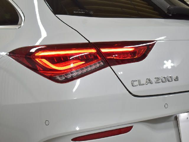 MERCEDES BENZ CLA Shooting Brake