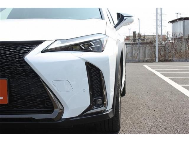 LEXUS UX200