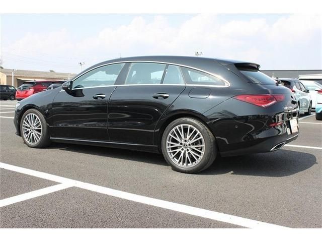 MERCEDES BENZ CLA Shooting Brake