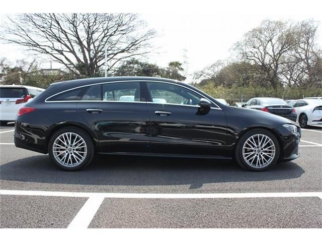 MERCEDES BENZ CLA Shooting Brake