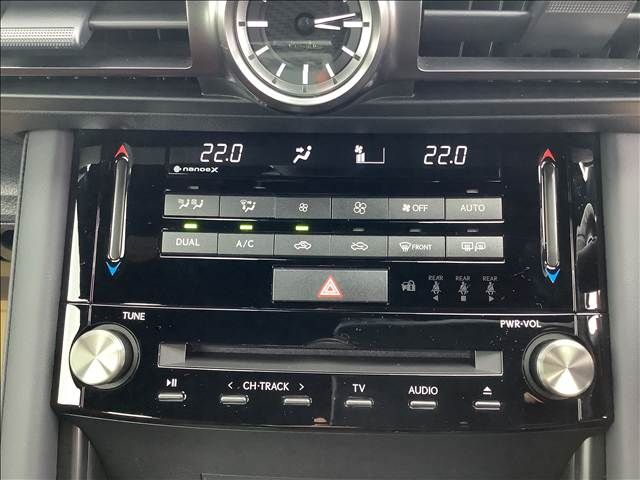 LEXUS IS300h