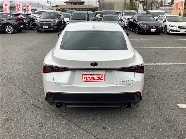 LEXUS IS300h