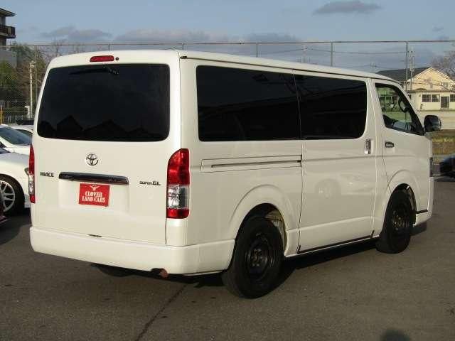 REGIUSACE 2WD van