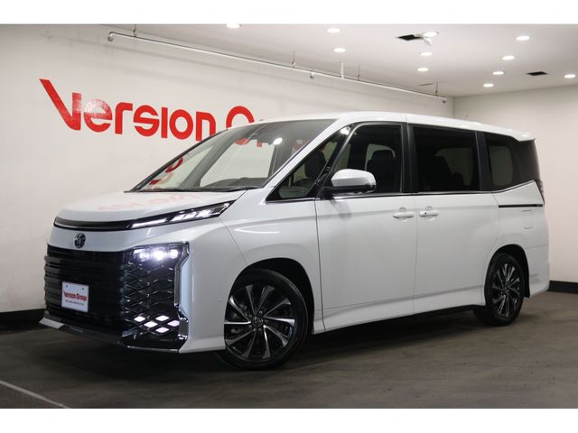 VOXY HYBRID