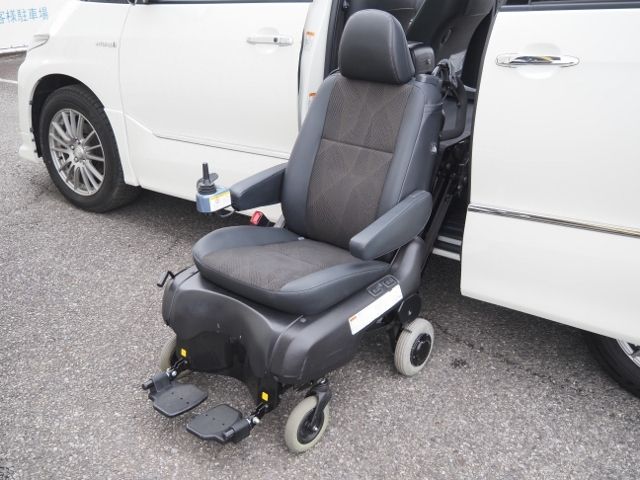 ESTIMA HYBRID 4WD