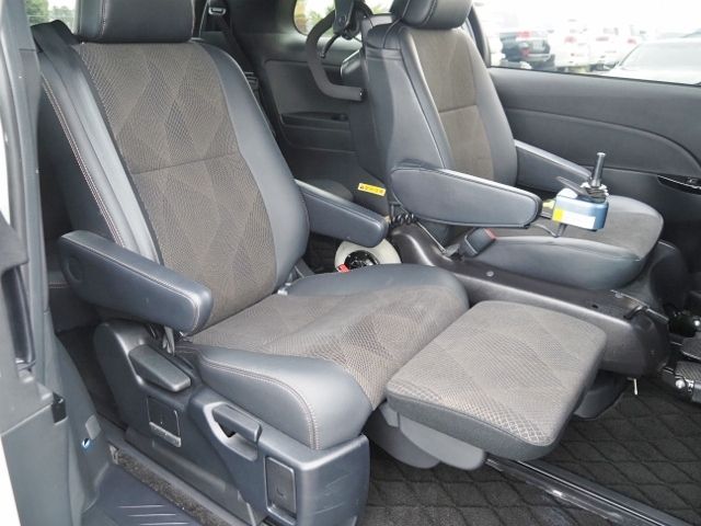 ESTIMA HYBRID 4WD