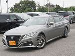 CROWN sedan hybrid