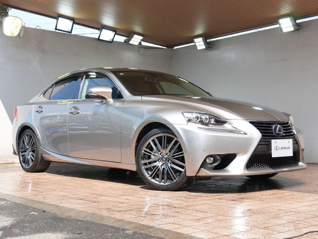 LEXUS IS300h