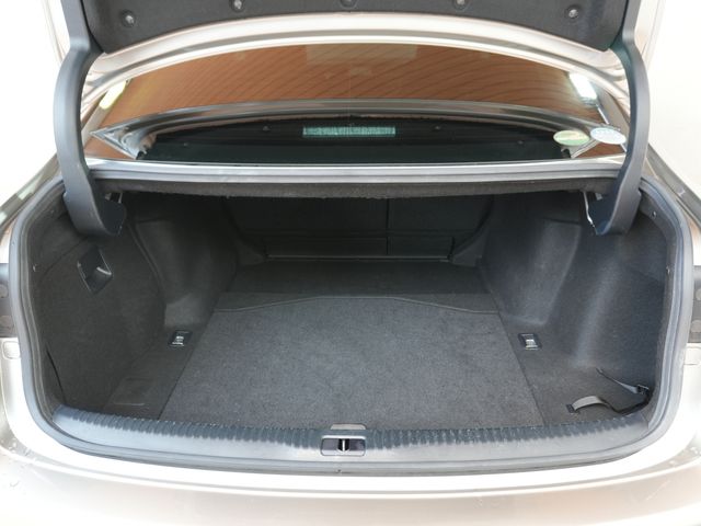 LEXUS IS300h