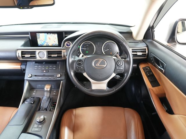 LEXUS IS300h