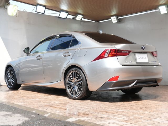 LEXUS IS300h