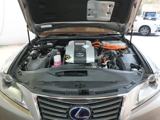 LEXUS IS300h