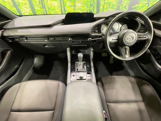 MAZDA3 FASTBACK