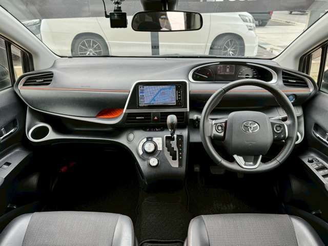 SIENTA HYBRID