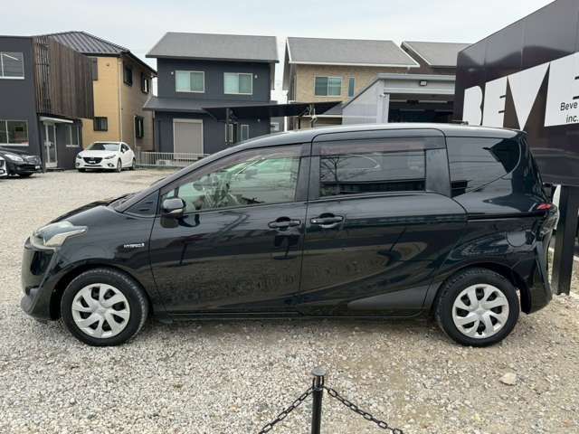 SIENTA HYBRID