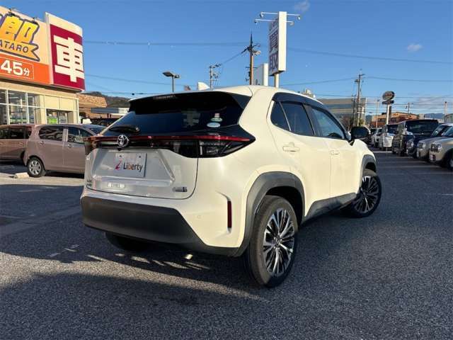 YARIS CROSS HYBRID