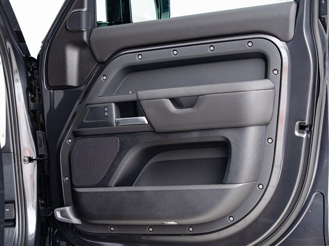 ROVER DEFENDER