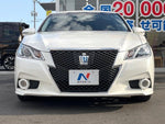 CROWN sedan hybrid