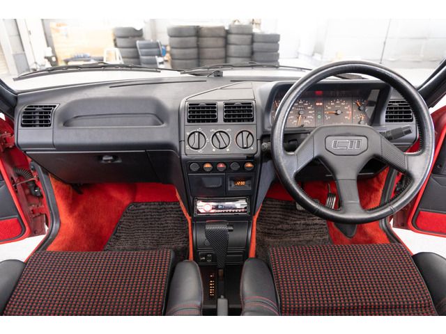 PEUGEOT 205 open
