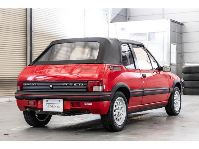 PEUGEOT 205 open