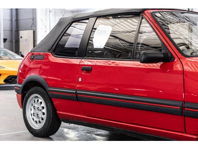 PEUGEOT 205 open