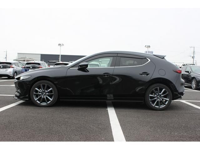 MAZDA3 FASTBACK