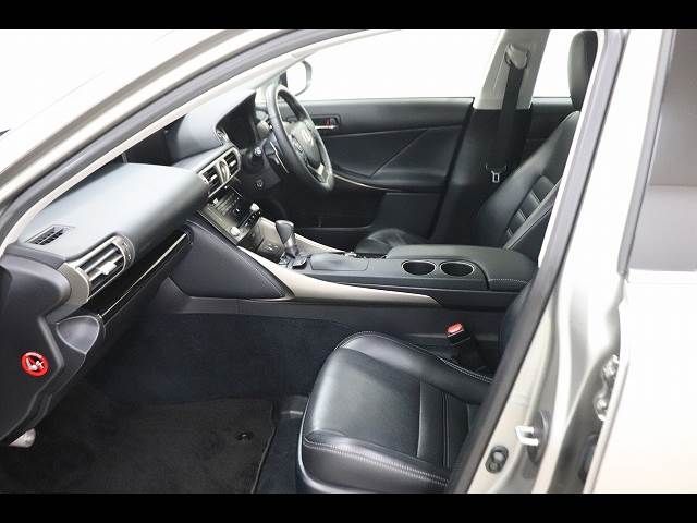 LEXUS IS300h