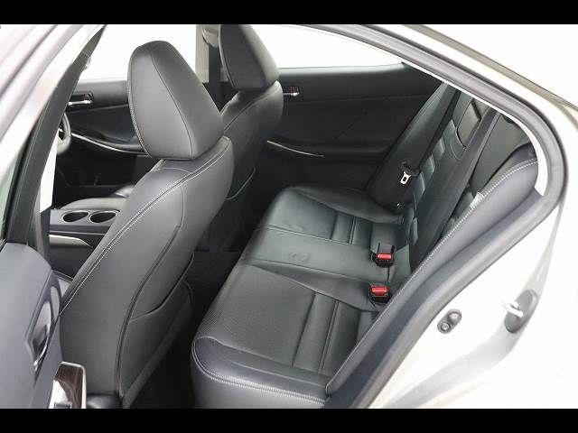 LEXUS IS300h