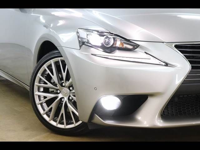 LEXUS IS300h