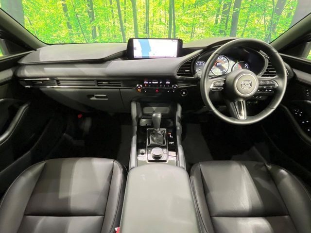 MAZDA3 FASTBACK
