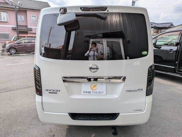 NV350 CARAVAN 4WD