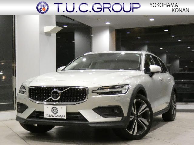 VOLVO V60 CROSS COUNTRY