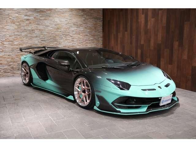 LAMBORGHINI Aventador