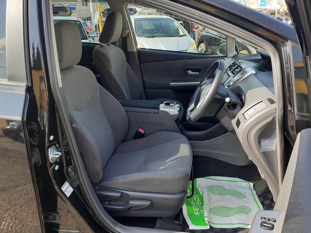 PRIUS Alpha