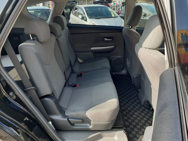 PRIUS Alpha