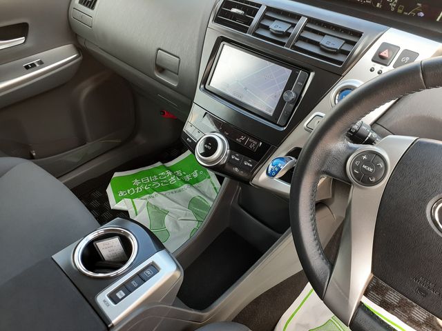 PRIUS Alpha