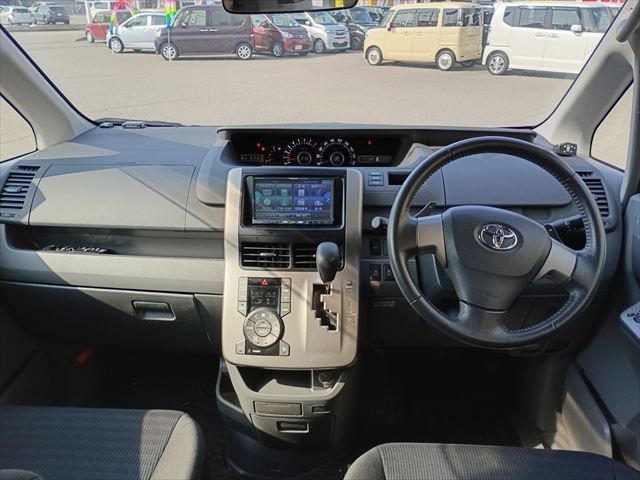 VOXY 4WD