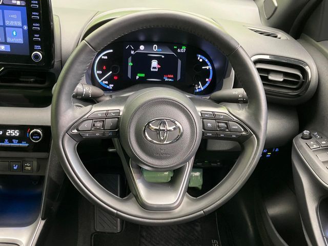 YARIS CROSS HYBRID