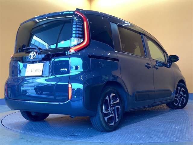 SIENTA HYBRID