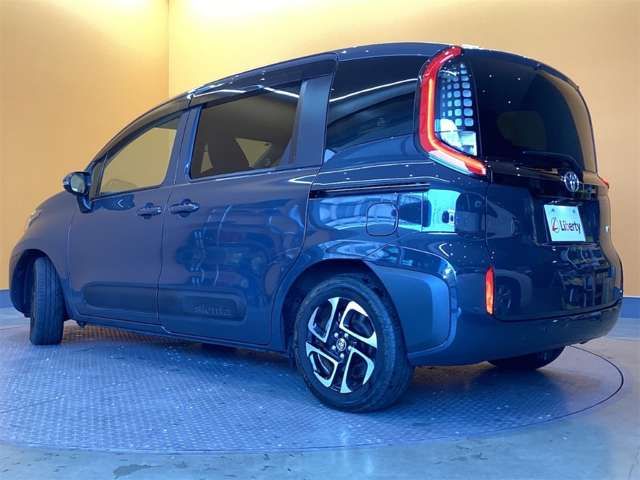 SIENTA HYBRID
