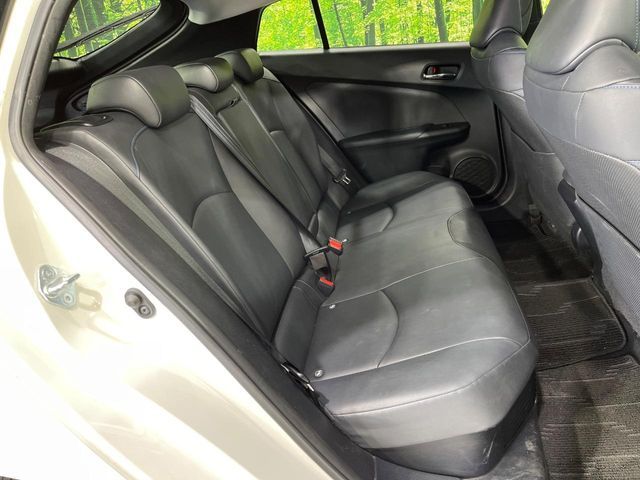 PRIUS 4WD