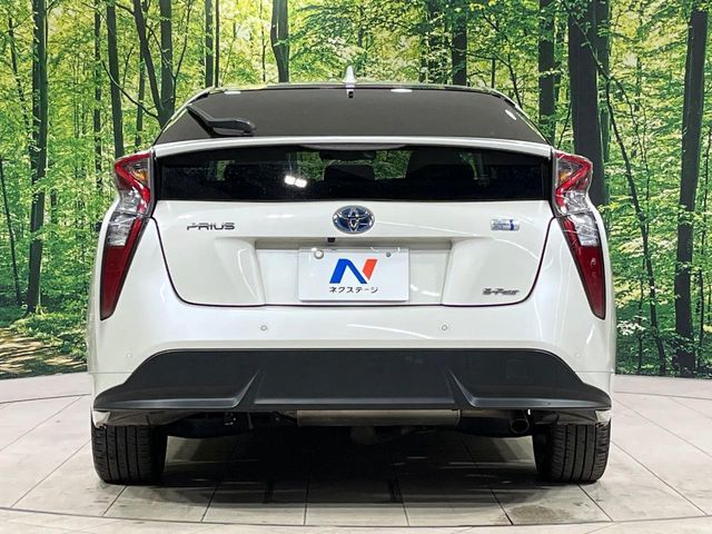 PRIUS 4WD