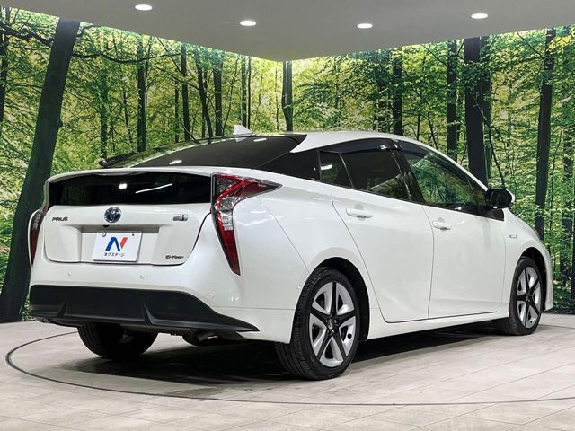 PRIUS 4WD