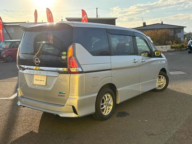 SERENA  S-HYBRID 4WD