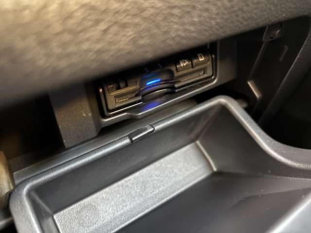 SERENA  S-HYBRID 4WD