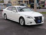 CROWN sedan hybrid