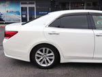 CROWN sedan hybrid