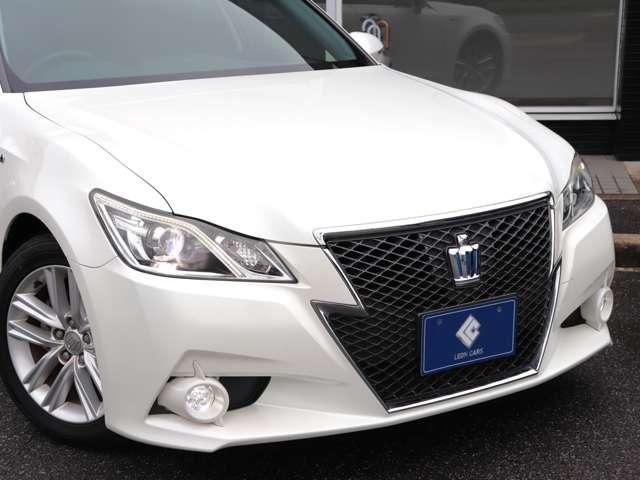 CROWN sedan hybrid